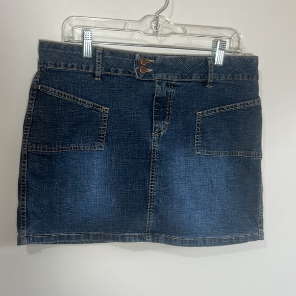 MOSSIMO DENIM MINI SKIRT FRONT ZIPPER FOUR POCKETS SIZE 11 - Picture 2 of 4
